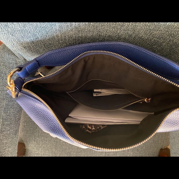 Laggo Handbag - Picture 7 of 7